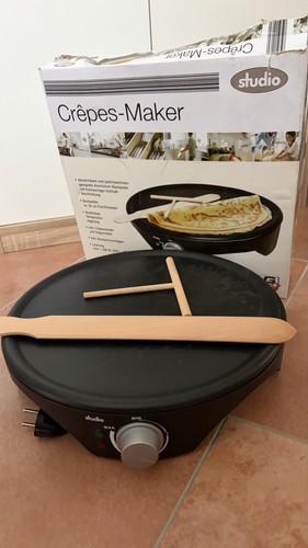 Crepes maker mit teigverteiler - crepes,